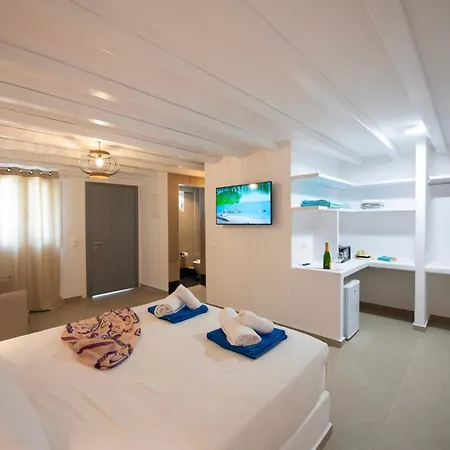 Leda Mykonos * Elia (Mykonos)